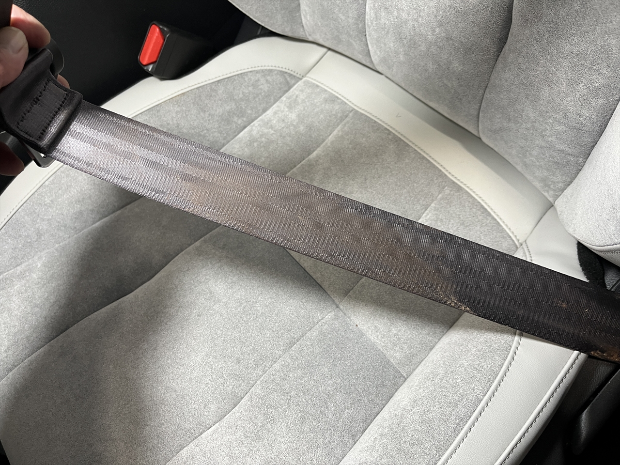 車内クリーニング (嘔吐 シート周り)