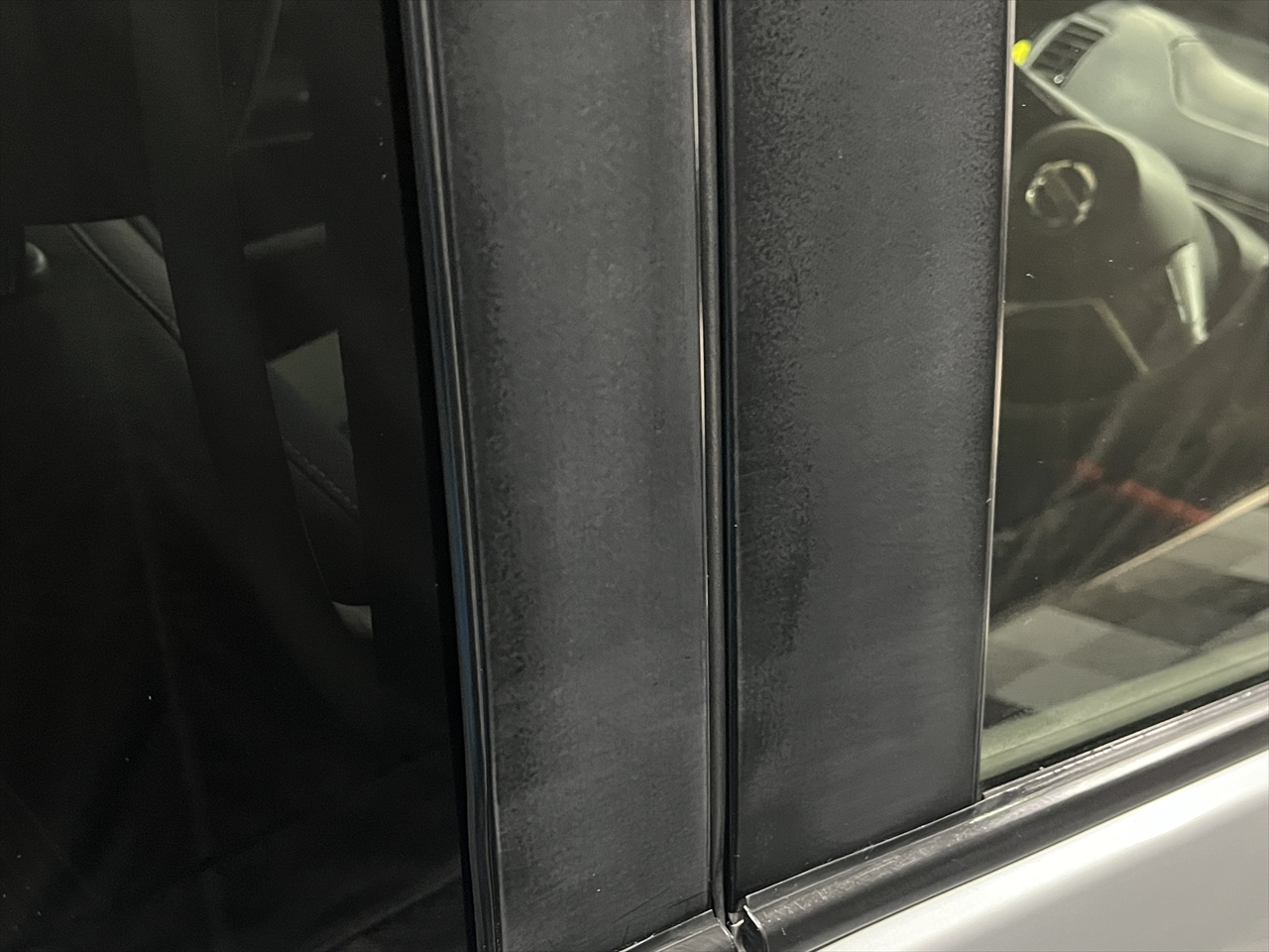 カーラッピングフィルム(ピラー)