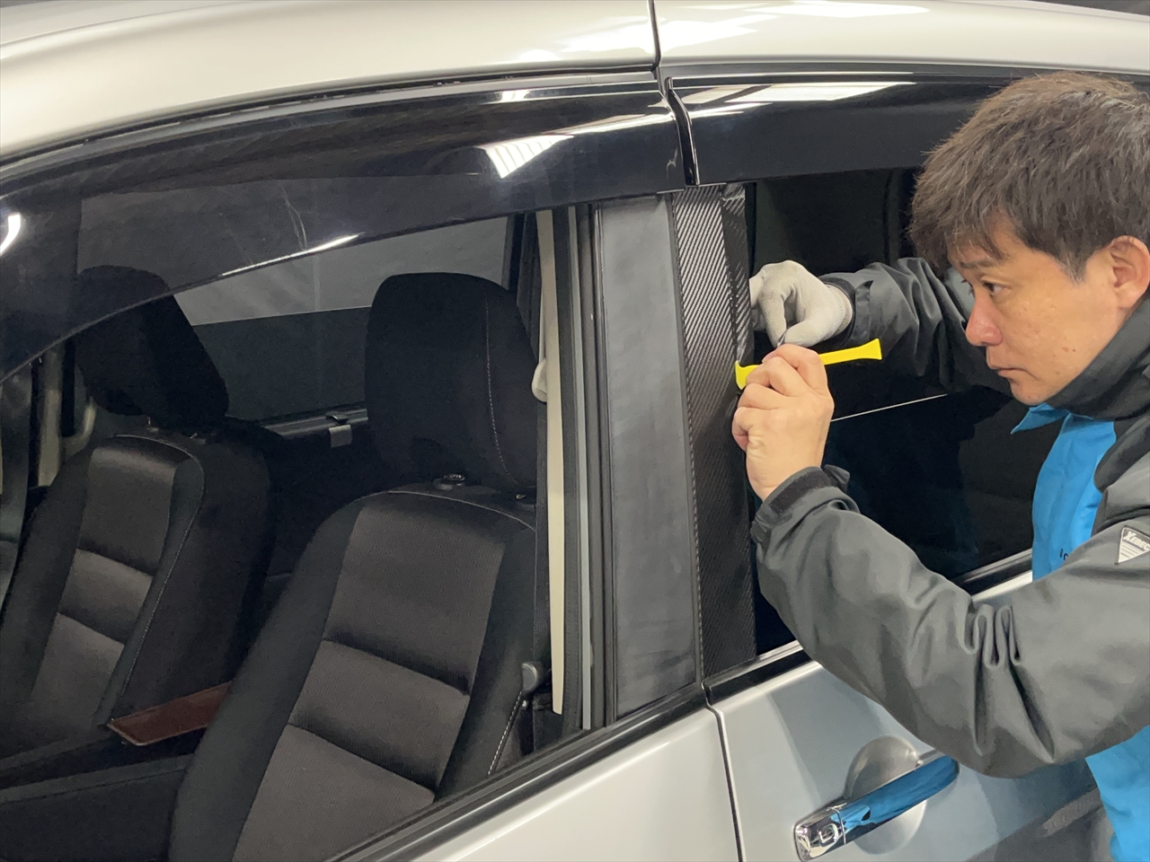 カーラッピングフィルム(ピラー)