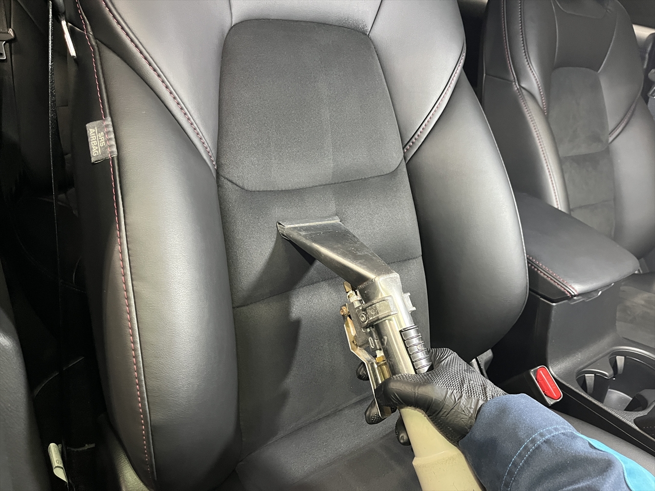 車内クリーニング (お漏らし 運転席シート)