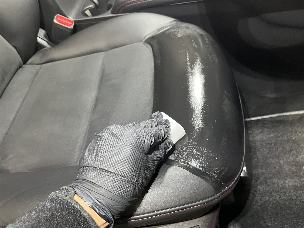 車内クリーニング (お漏らし 運転席シート)