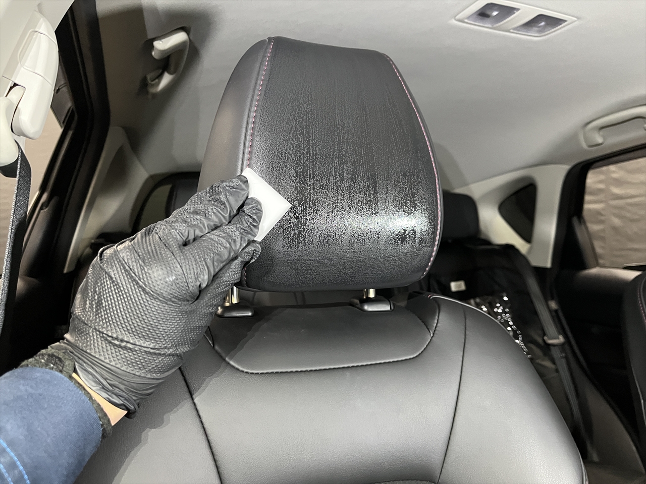 車内クリーニング (お漏らし 運転席シート)
