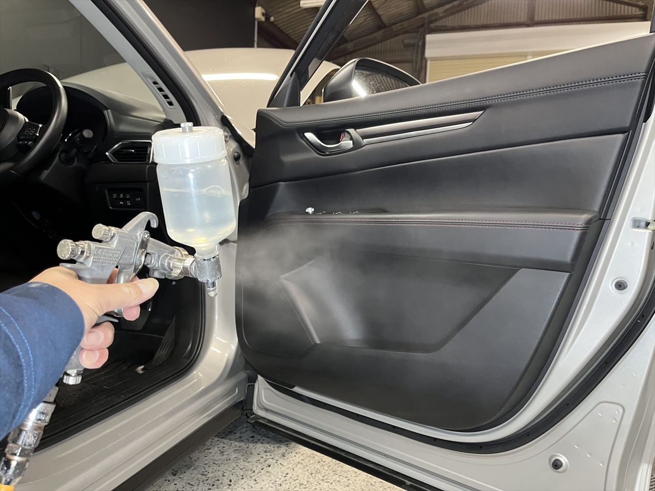 車内クリーニング (お漏らし 運転席シート)