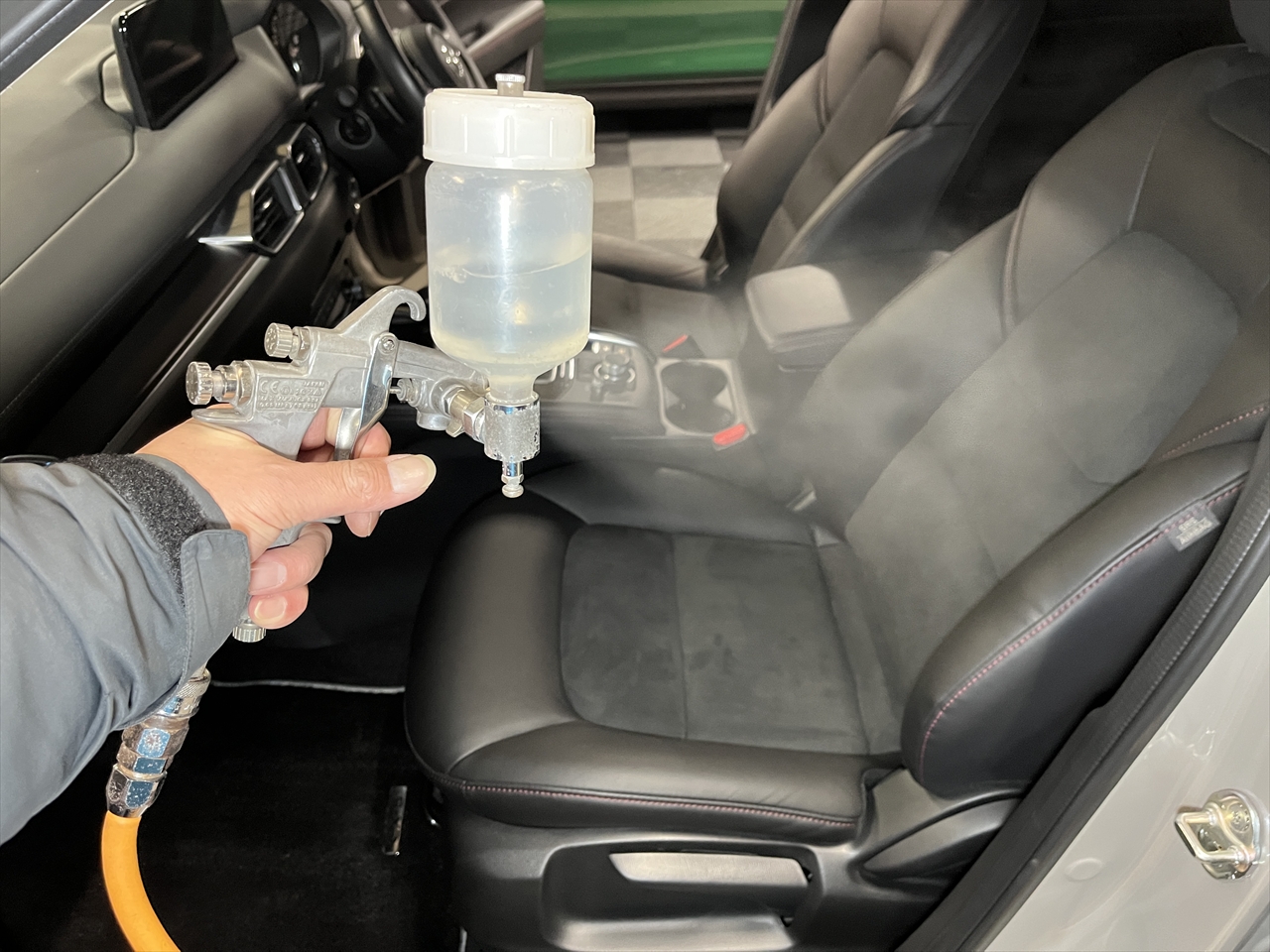 車内クリーニング (お漏らし 運転席シート)