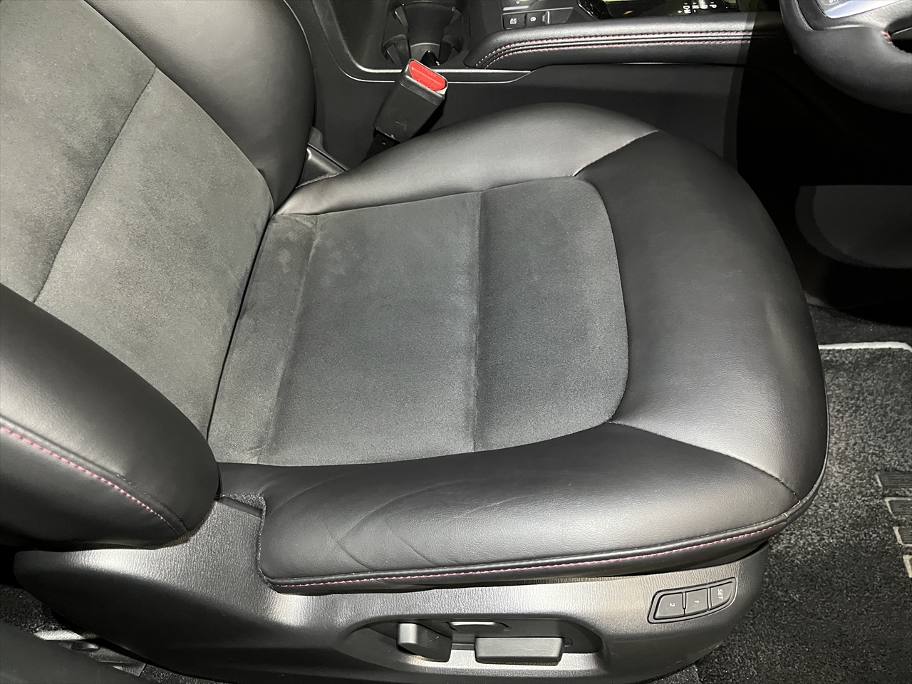 車内クリーニング (お漏らし 運転席シート)