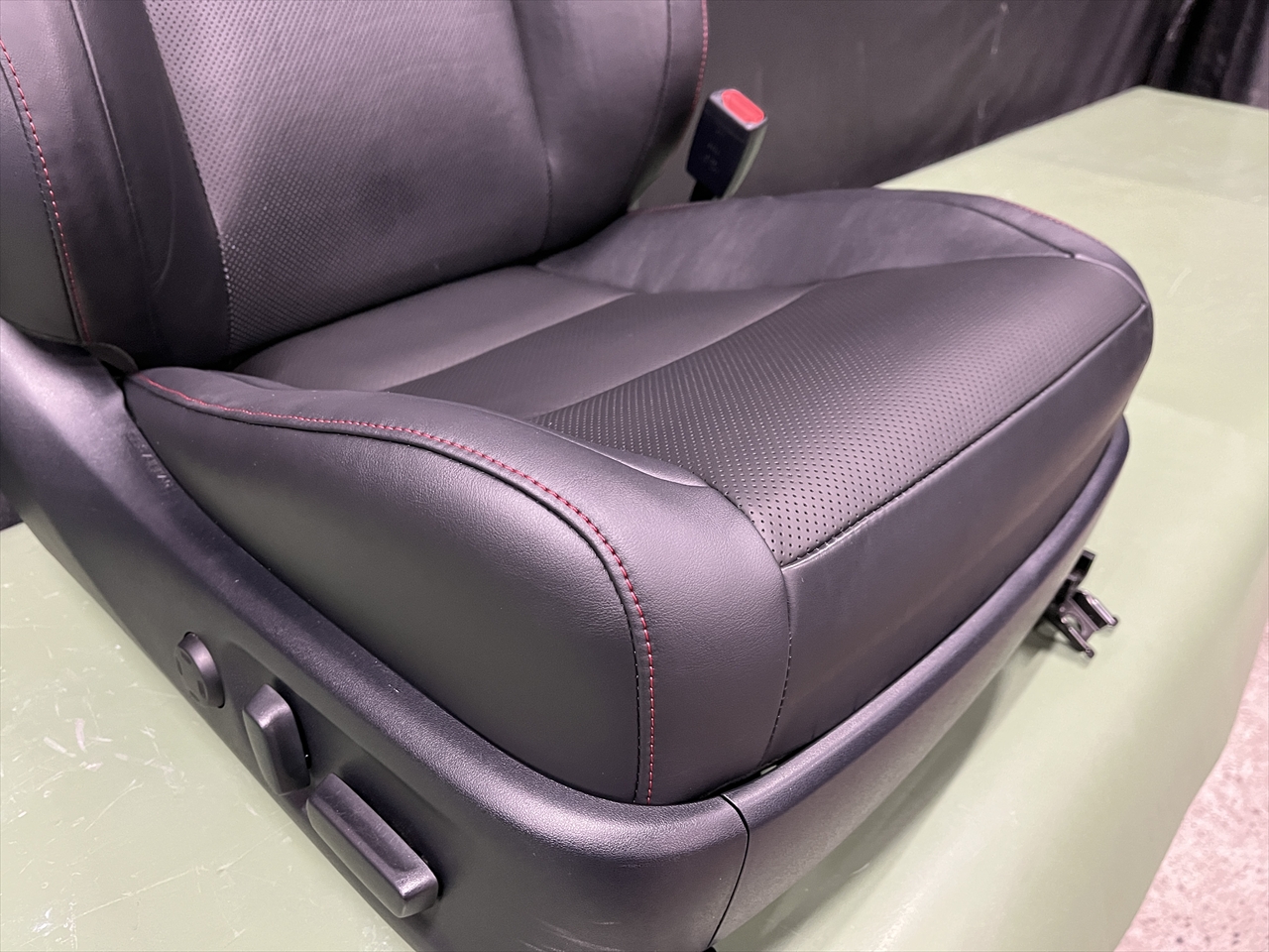 内装リペア・修理(シート張替え)