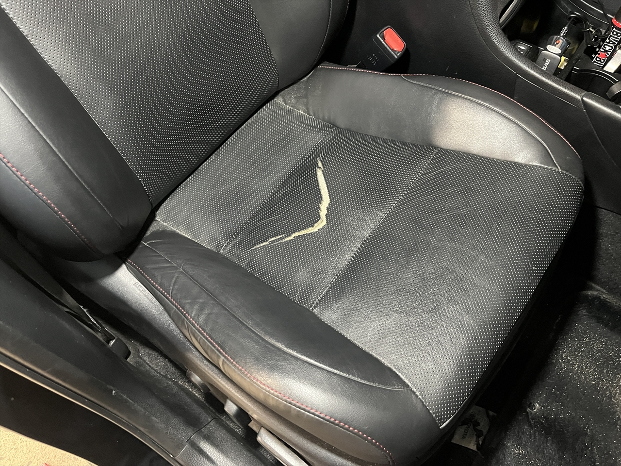 内装リペア・修理(シート張替え)