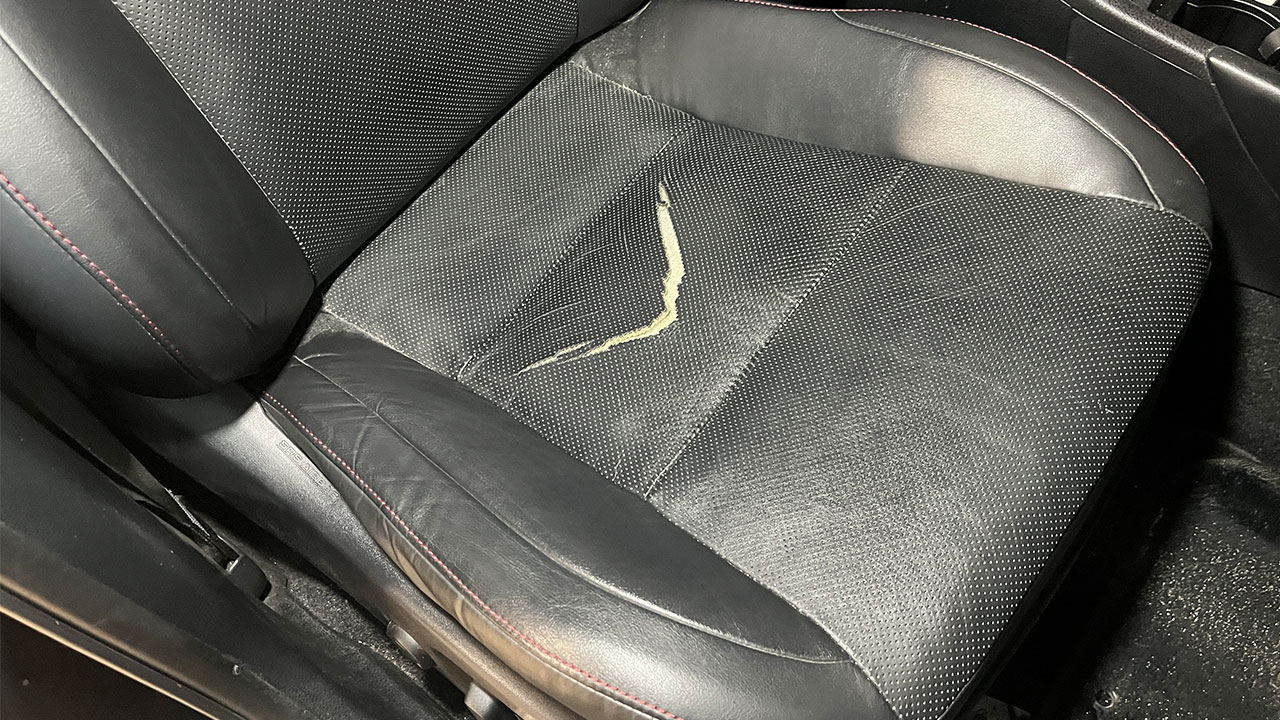 トヨタ ハリアー プログレス メタルアンドレザーパッケージ