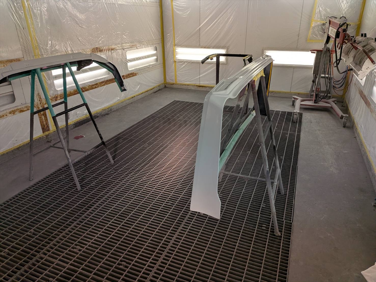 カスタムエアロパーツ塗装取付・マフラー交換