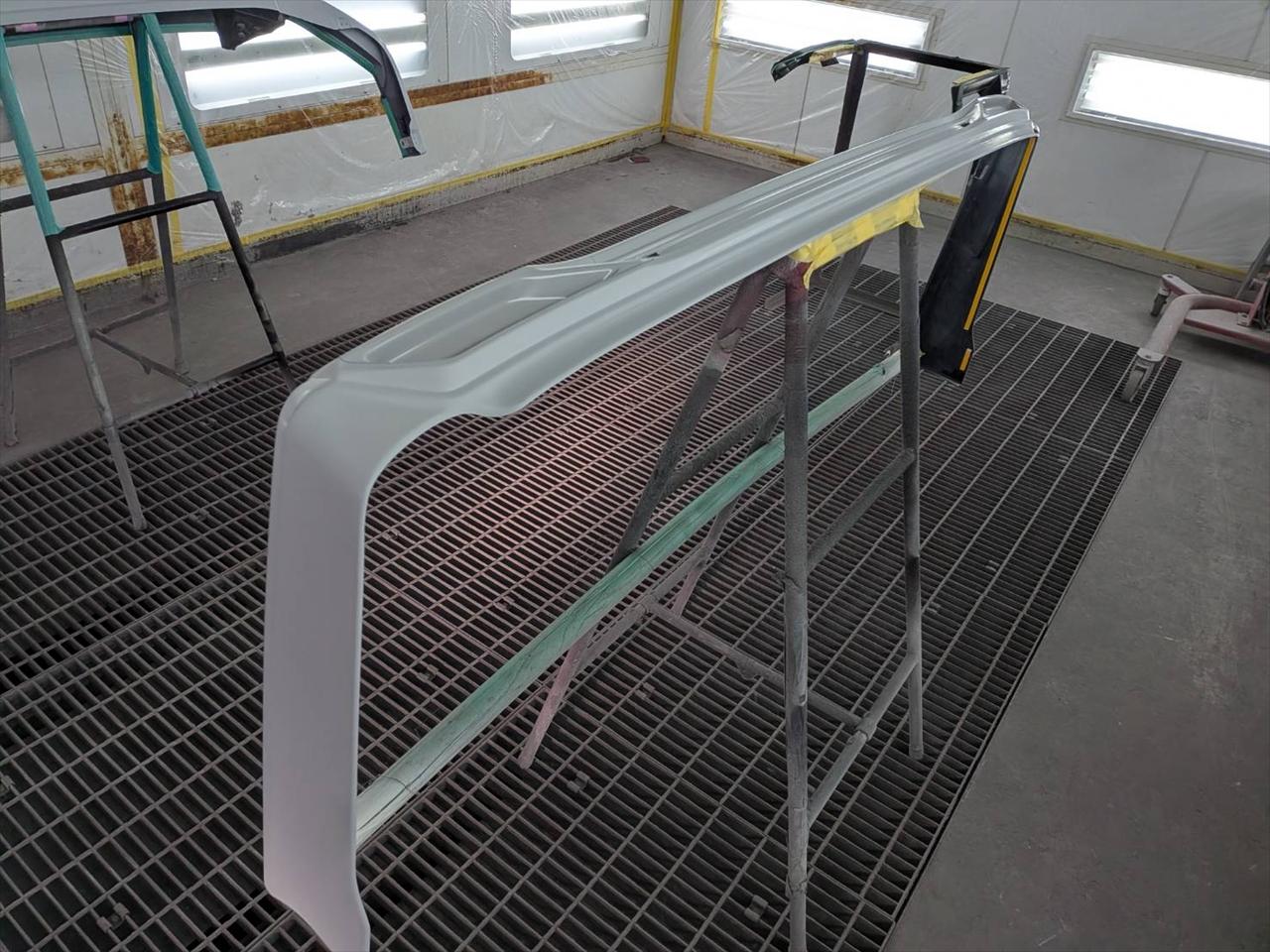 カスタムエアロパーツ塗装取付・マフラー交換