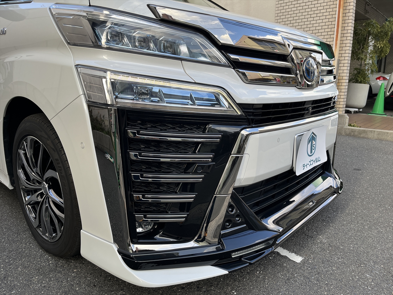 カスタムエアロパーツ塗装取付・マフラー交換