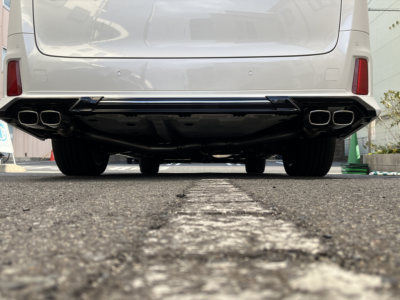 カスタムエアロパーツ塗装取付・マフラー交換