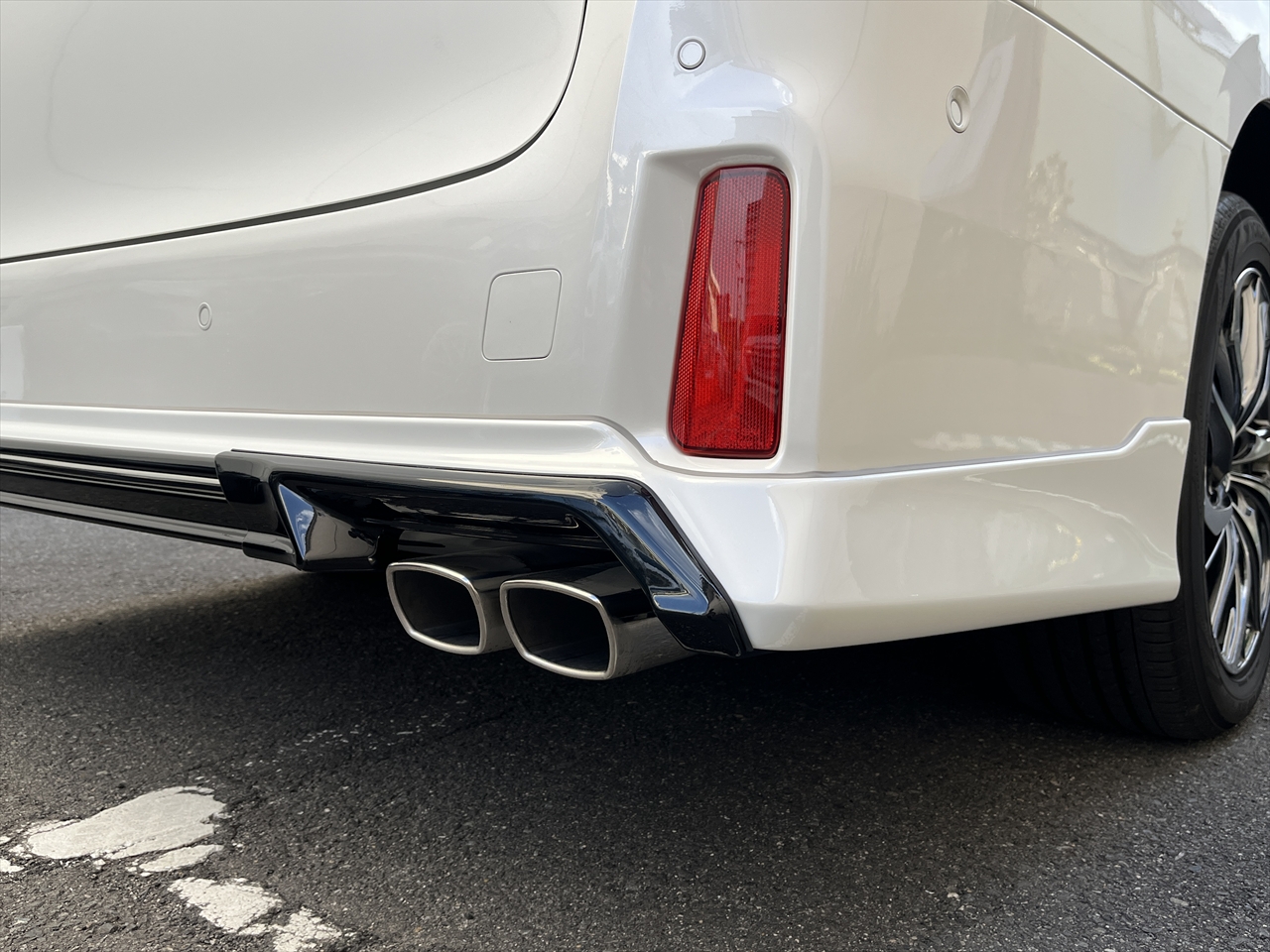 カスタムエアロパーツ塗装取付・マフラー交換