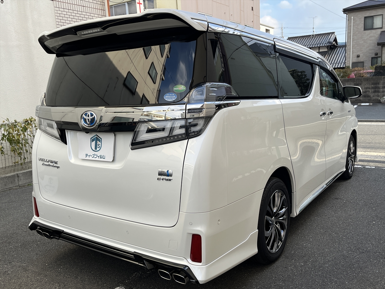 カスタムエアロパーツ塗装取付・マフラー交換