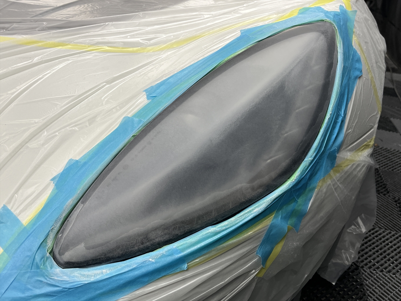 ヘッドライト磨き(研磨)・プロテクションフィルム