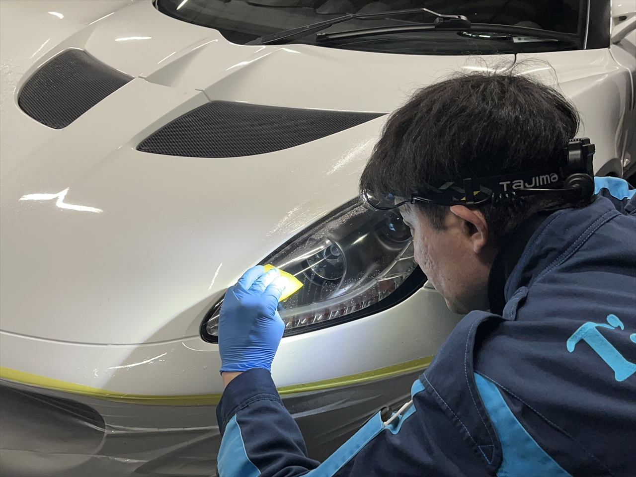 ヘッドライト磨き(研磨)・プロテクションフィルム