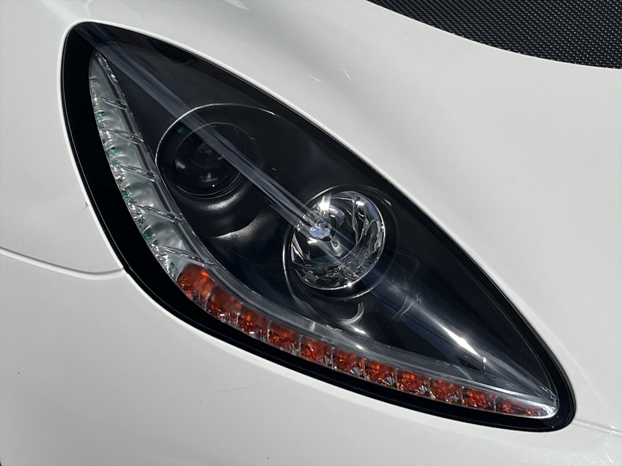 ヘッドライト磨き(研磨)・プロテクションフィルム