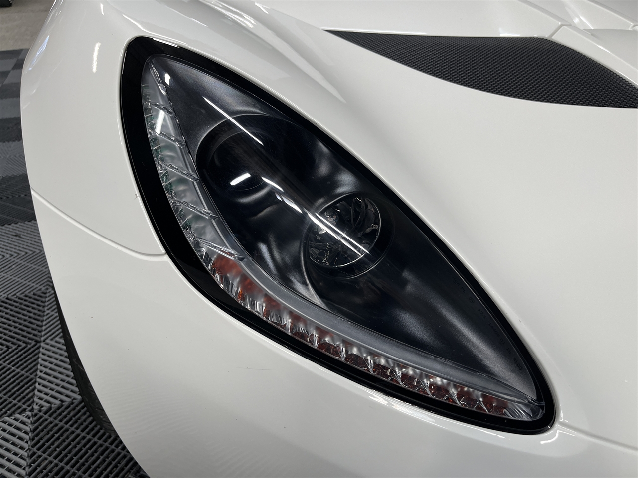 ヘッドライト磨き(研磨)・プロテクションフィルム