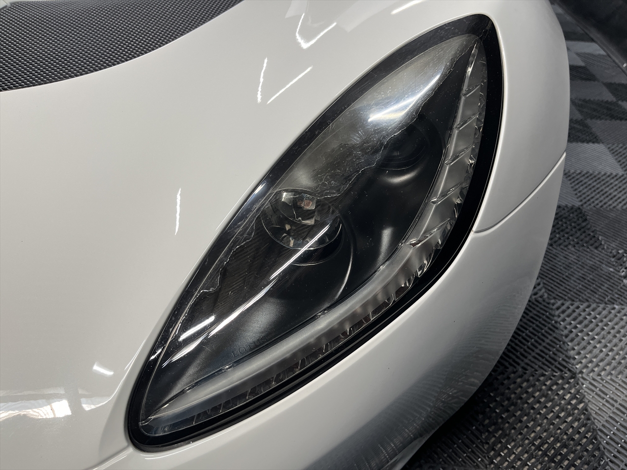 ヘッドライト磨き(研磨)・プロテクションフィルム