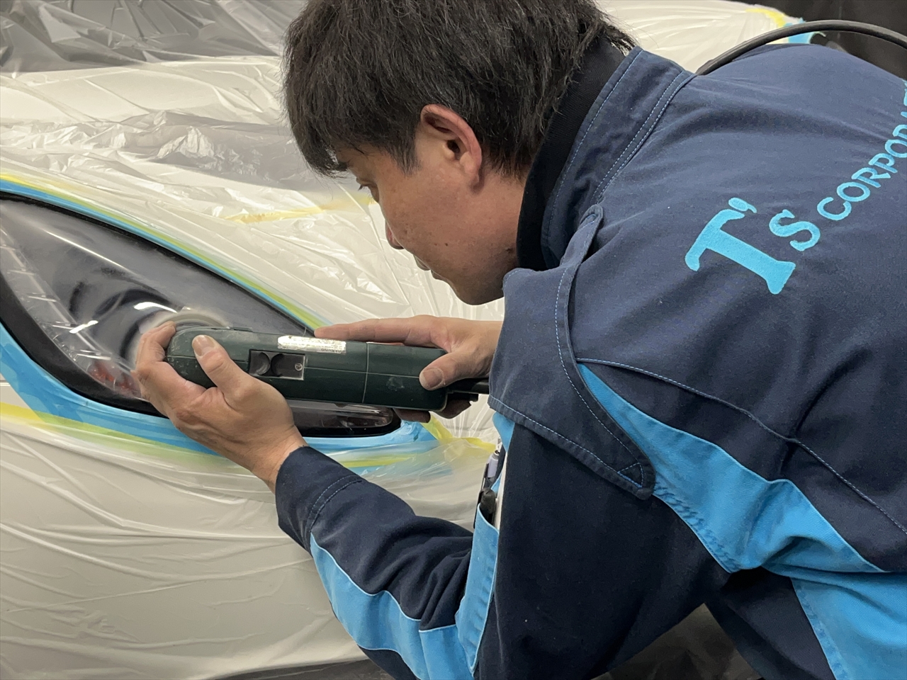 ヘッドライト磨き(研磨)・プロテクションフィルム