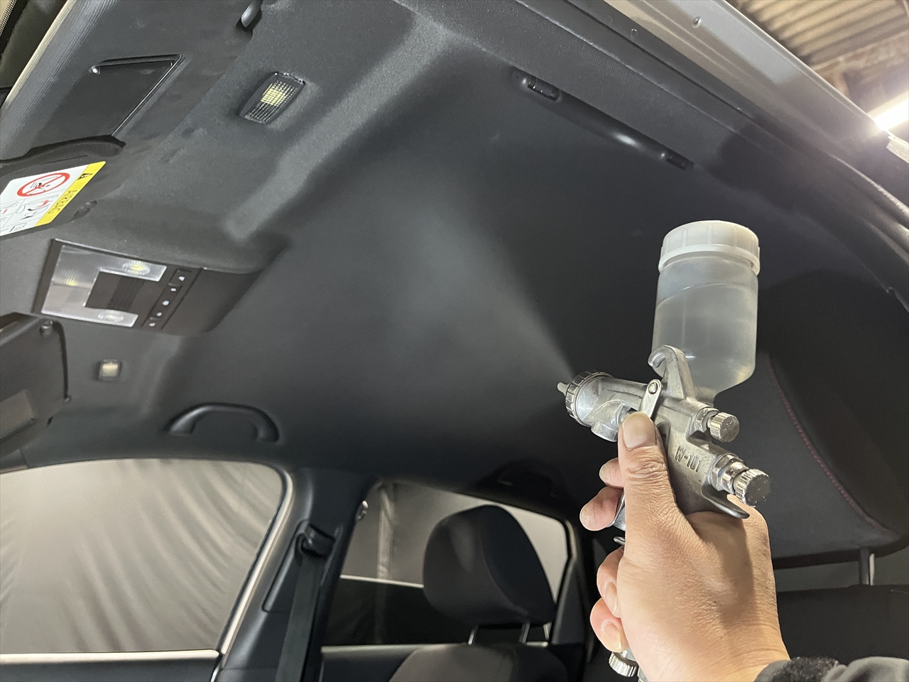 車内クリーニング (食べ物こぼし 助手席シート周り)