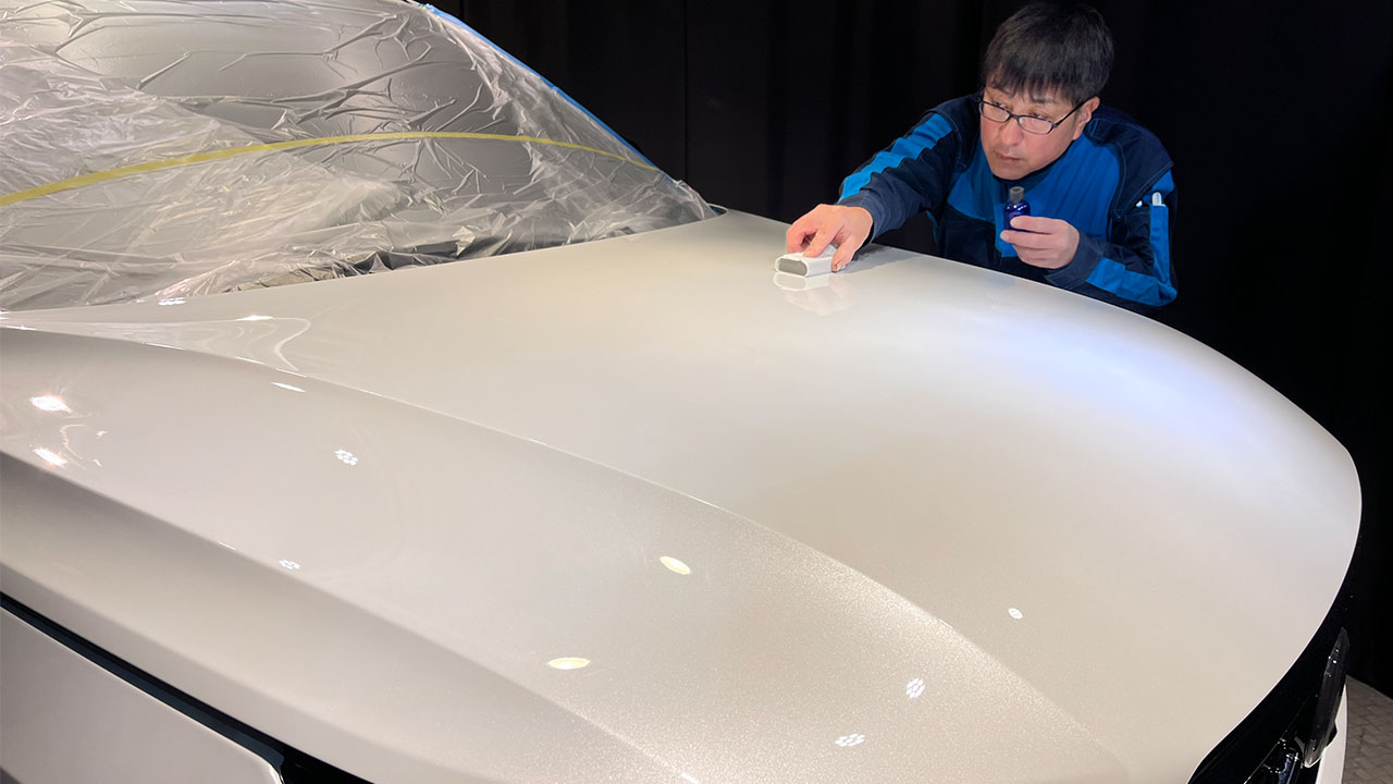 ボルボ XC40 ウルトラ B4 AWD ダークエディション