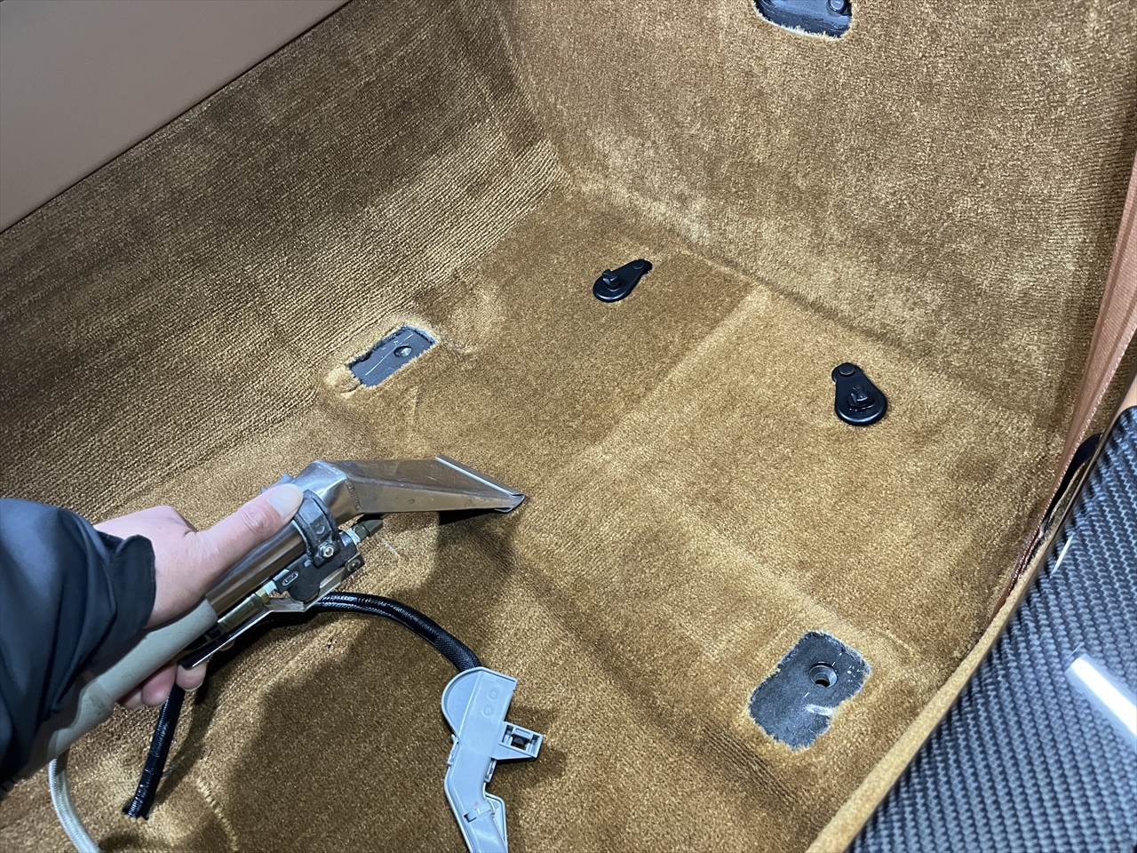 車内クリーニング (タバコ臭)