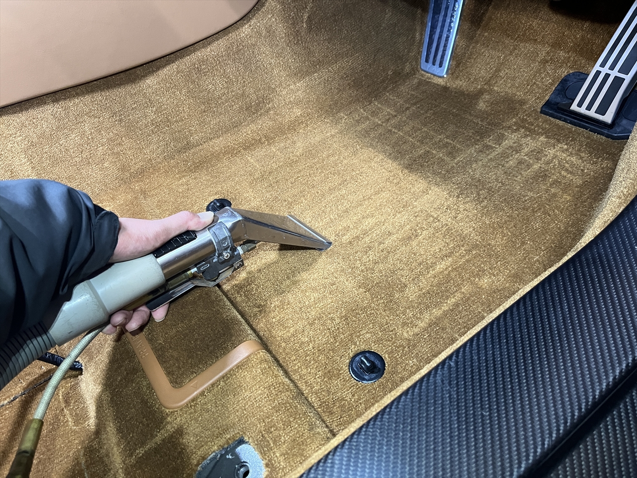 車内クリーニング (タバコ臭)