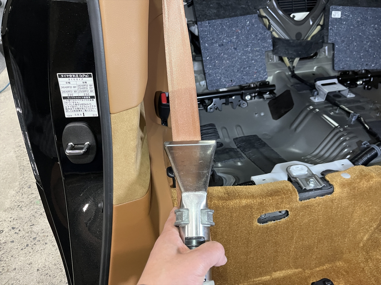 車内クリーニング (タバコ臭)