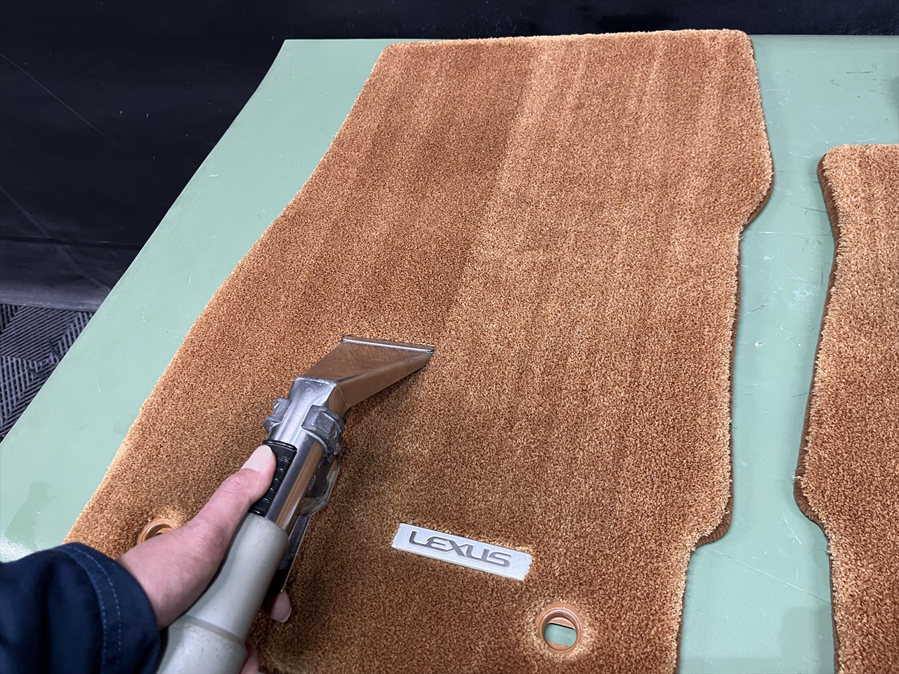 車内クリーニング (タバコ臭)