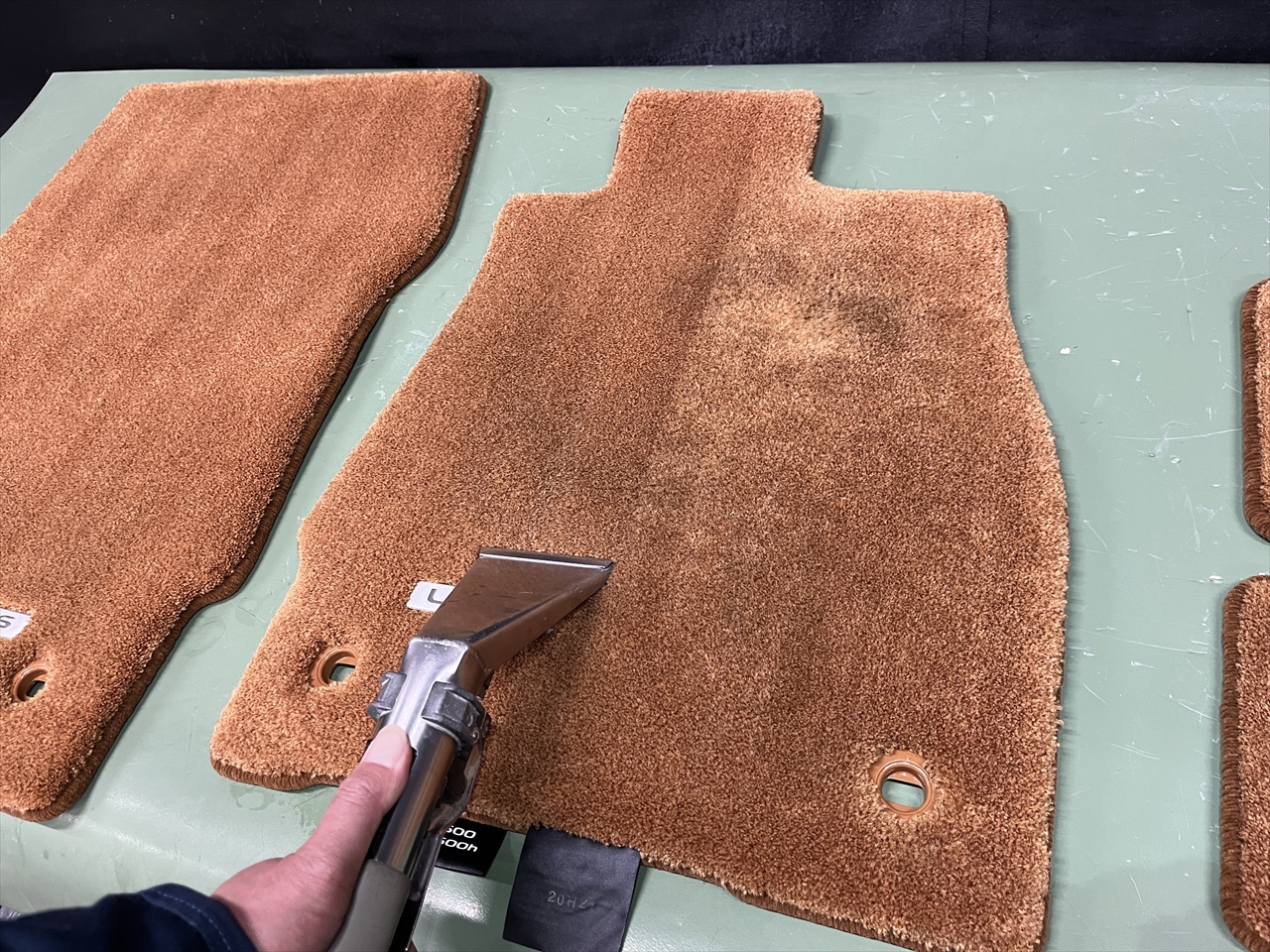 車内クリーニング (タバコ臭)