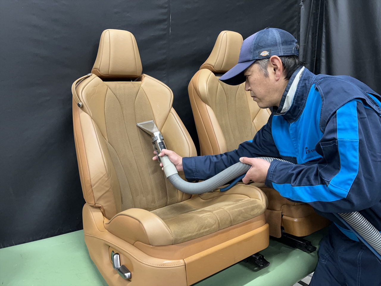 車内クリーニング (タバコ臭)