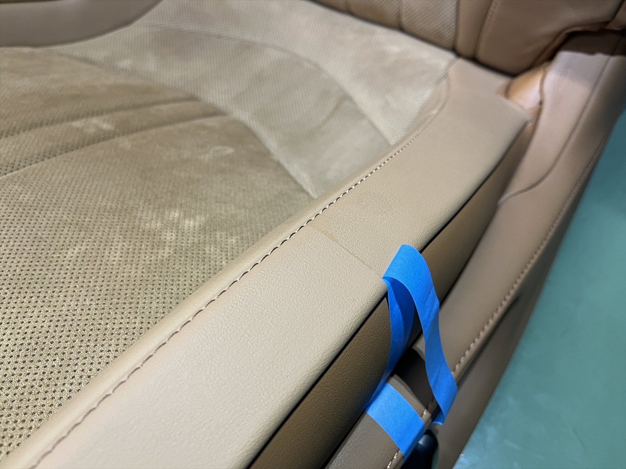 車内クリーニング (タバコ臭)