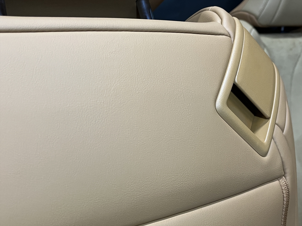 車内クリーニング (タバコ臭)