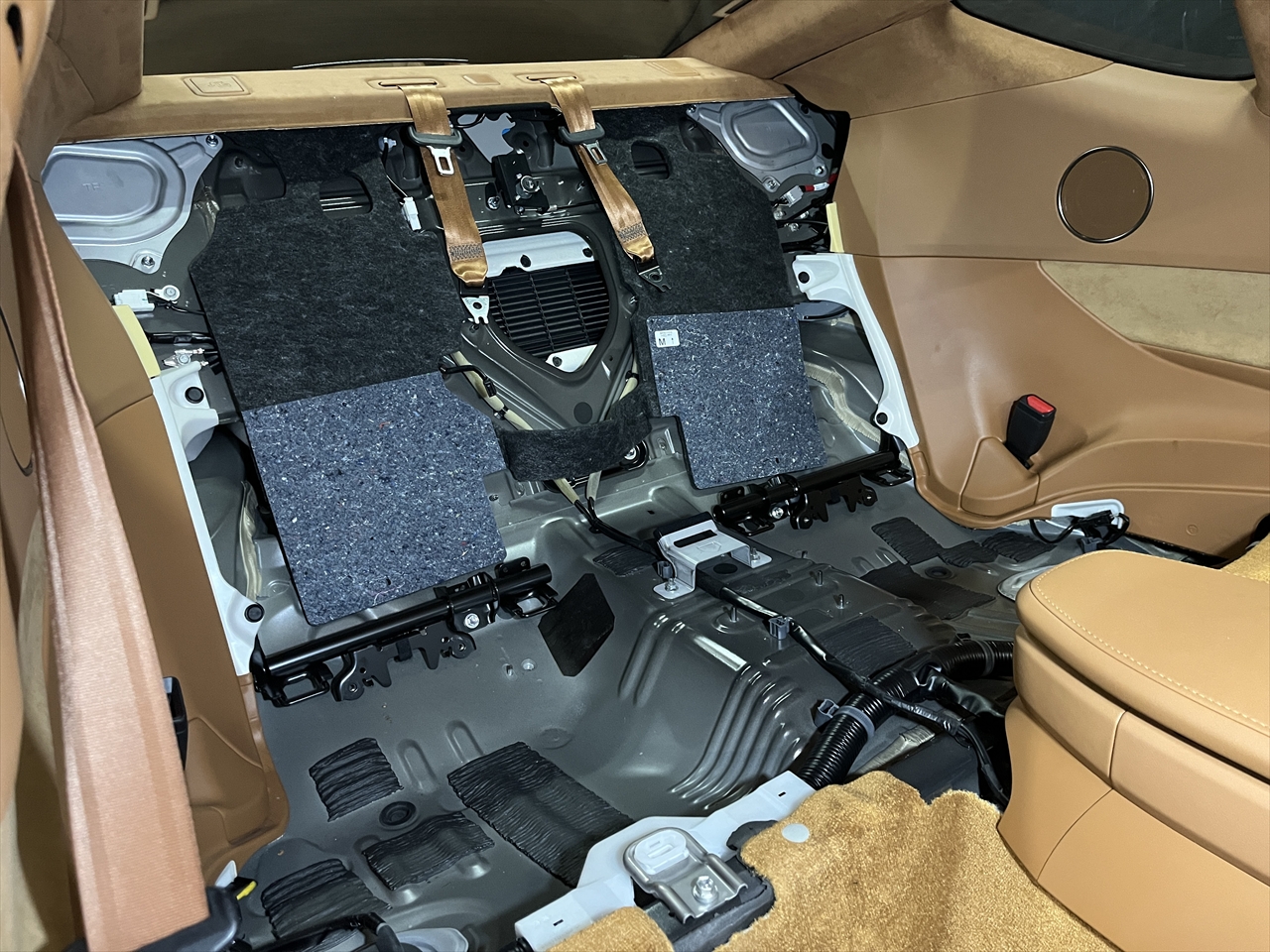 車内クリーニング (タバコ臭)