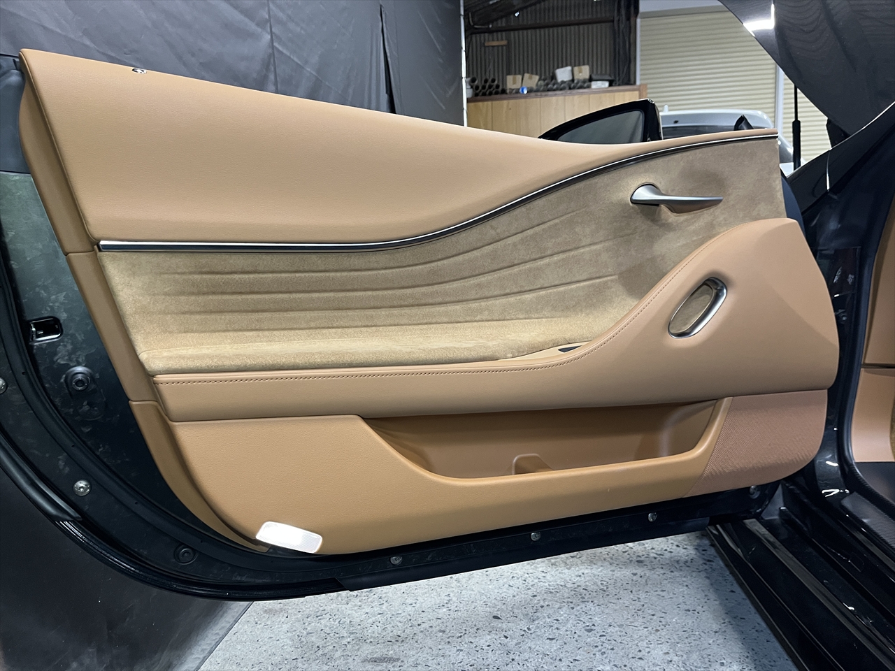 車内クリーニング (タバコ臭)