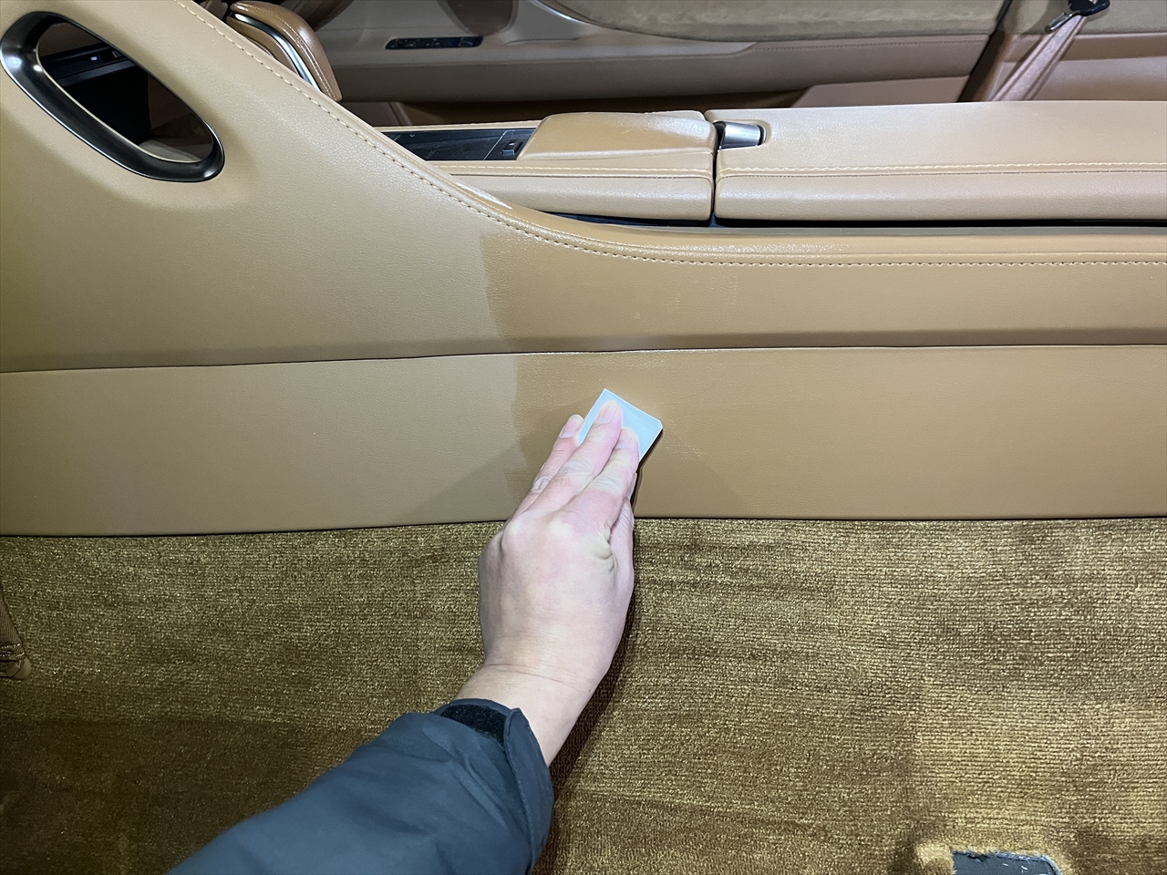 車内クリーニング (タバコ臭)