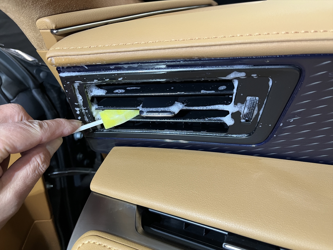 車内クリーニング (タバコ臭)