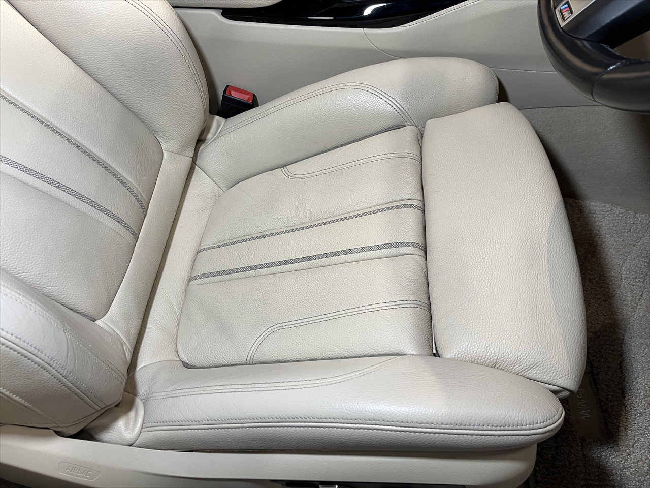 内装リペア・修理(レザーシート補修)