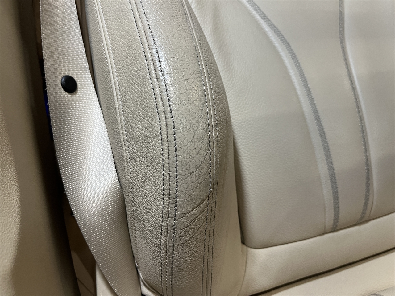 内装リペア・修理(レザーシート補修)