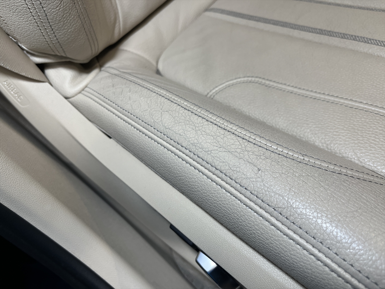 内装リペア・修理(レザーシート補修)