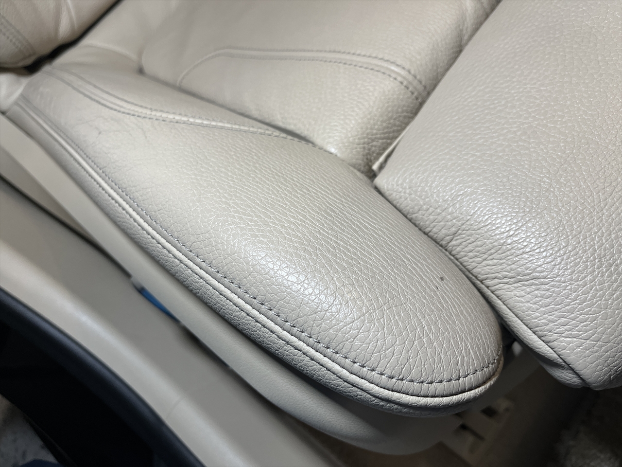 内装リペア・修理(レザーシート補修)