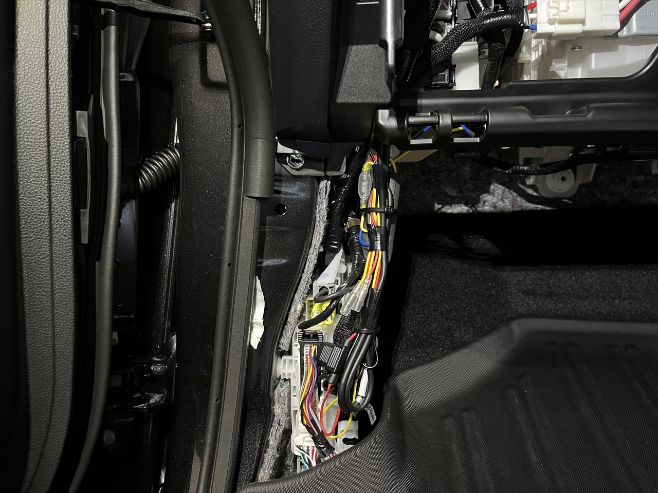 用品取付(デジタルインナーミラー)