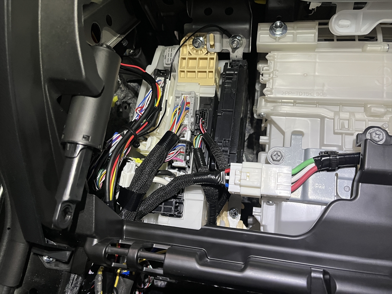 用品取付(デジタルインナーミラー)