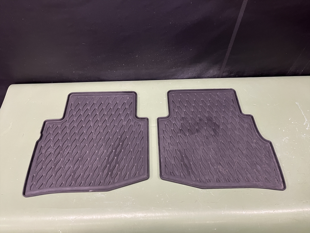 車内クリーニング (嘔吐 センターコンソール周り)