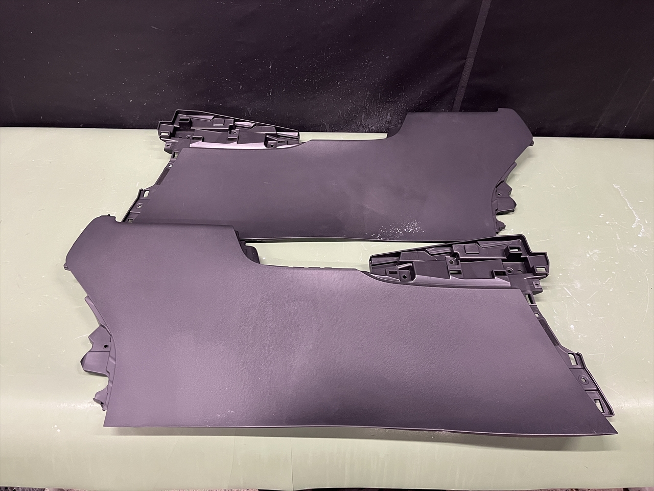 車内クリーニング (嘔吐 センターコンソール周り)