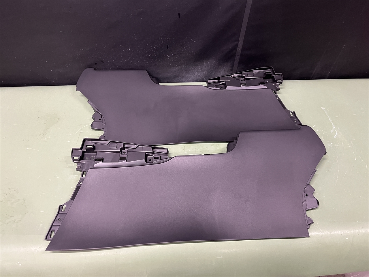 車内クリーニング (嘔吐 センターコンソール周り)