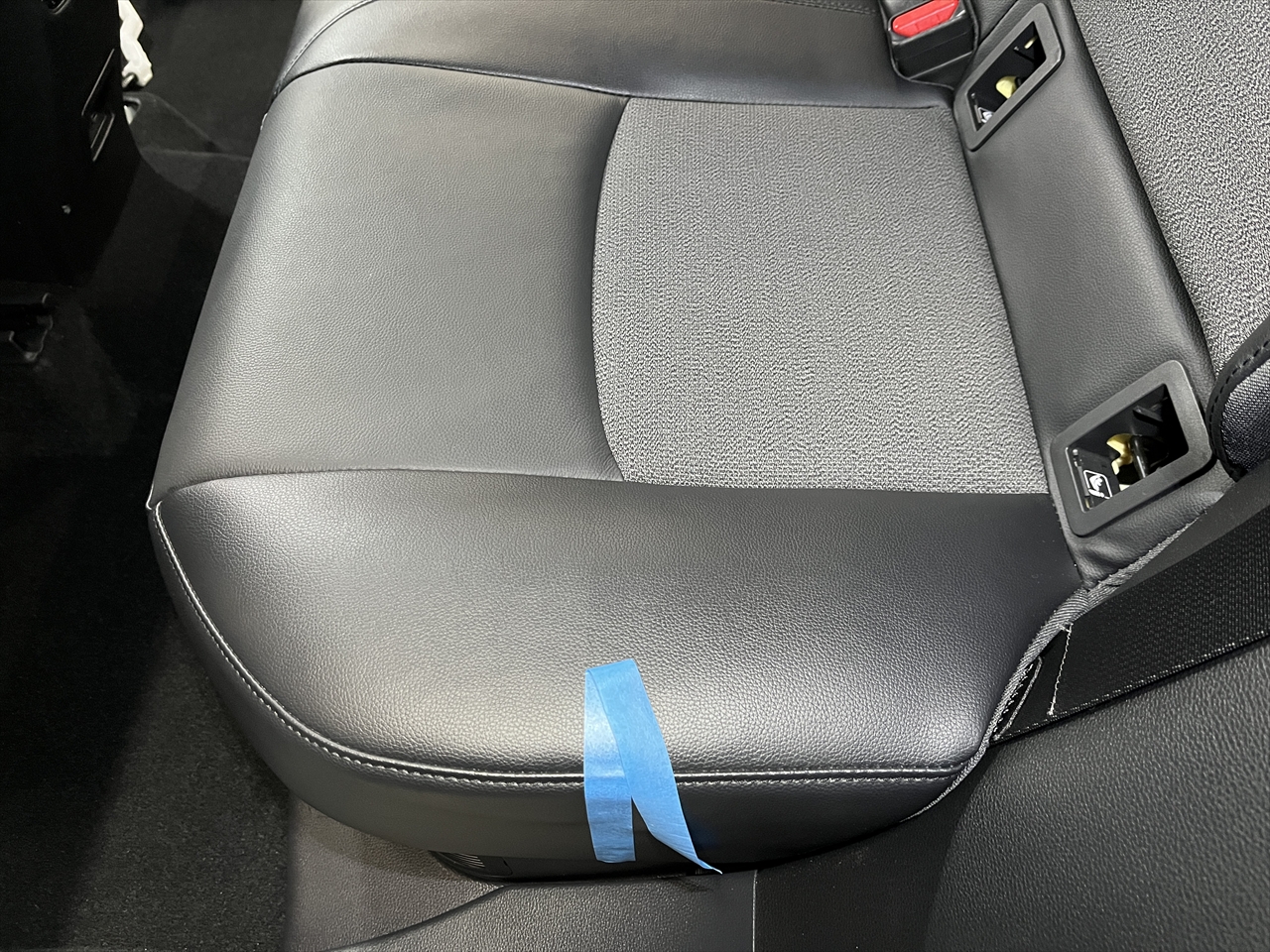 車内クリーニング (嘔吐)