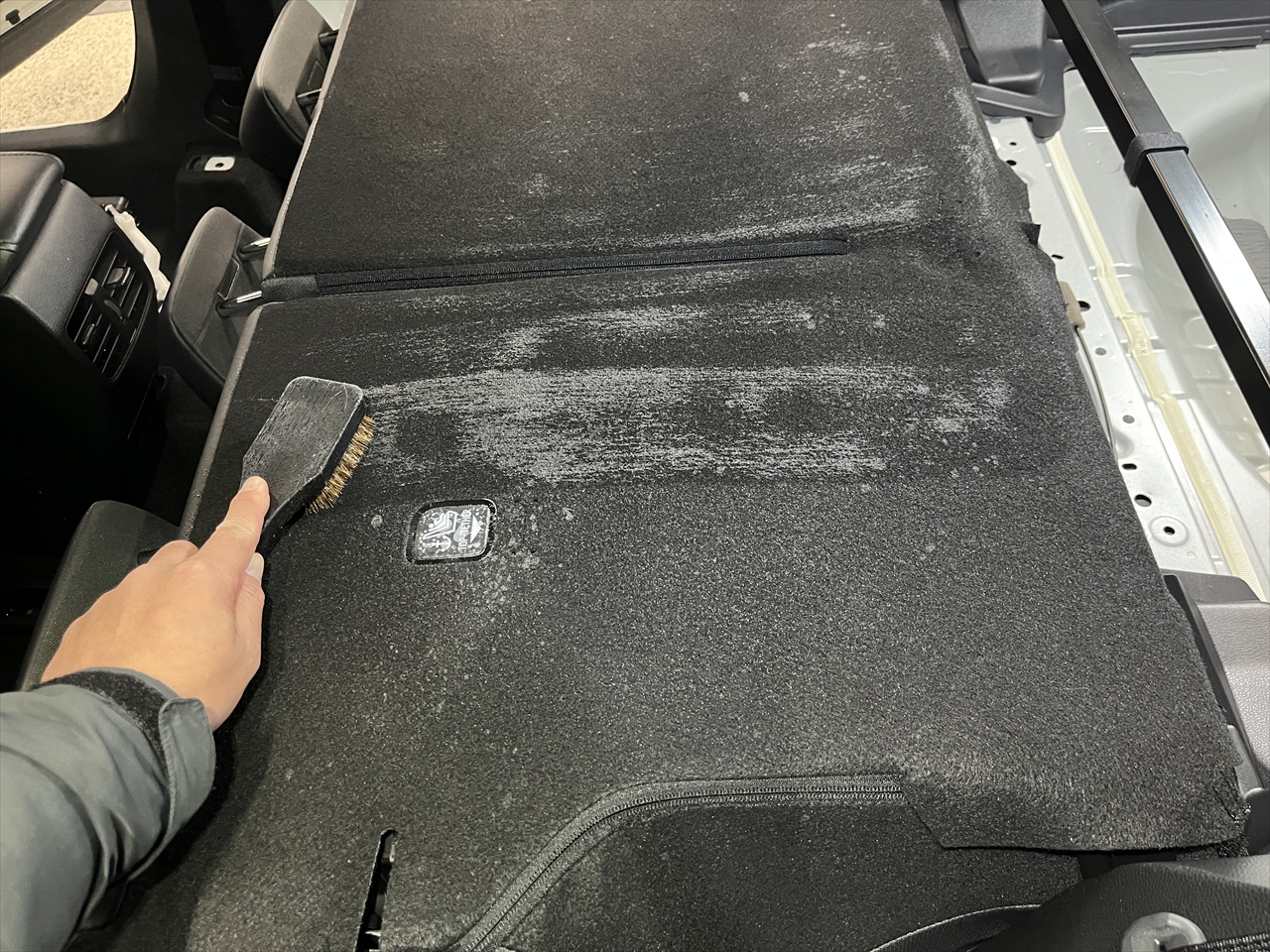 車内クリーニング (嘔吐)