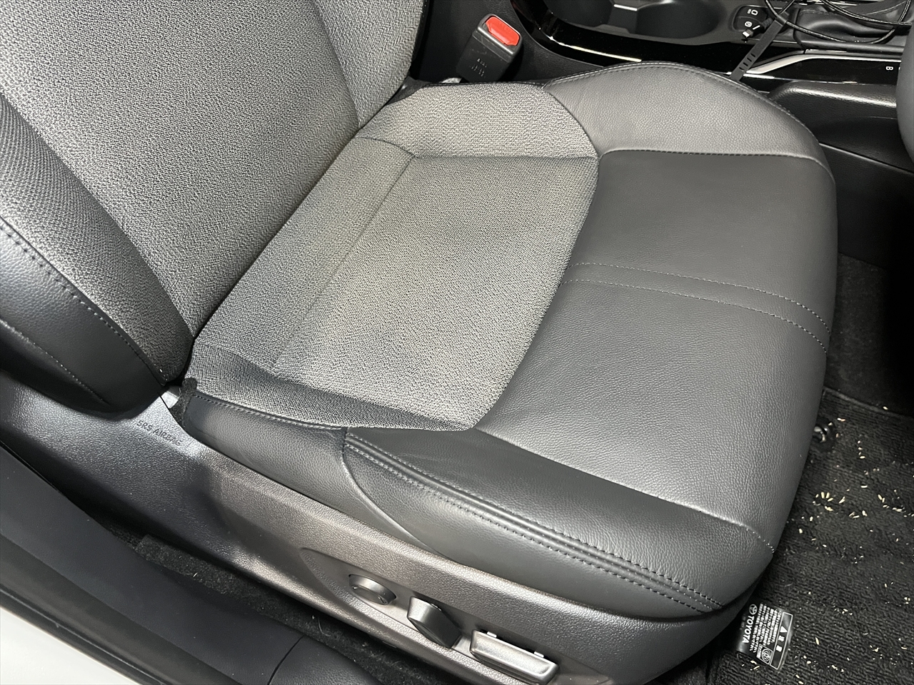 車内クリーニング (嘔吐)